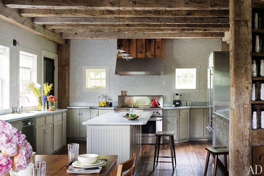 En rustikk kjøkkenøy hjelper deg med å gjøre rommet ditt koselig
