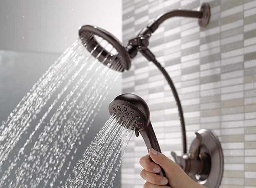 Paneler kombineres ofte med andre dusjhoder som en del av en semi-tilpasset eller tilpasset installasjon