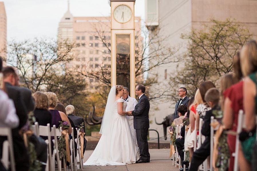 Å gifte seg i Indiana betyr at du må ha en ekteskapslisens utstedt av en fylkeskommune i staten