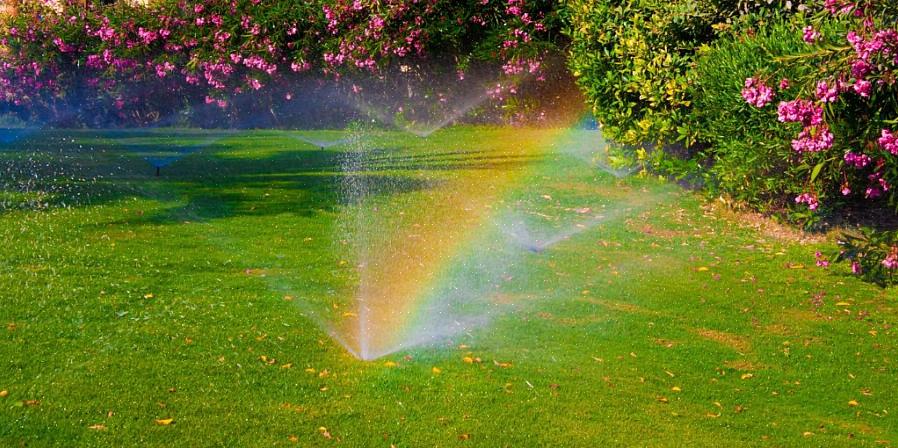 Kan du se inn i sprinklersystemets ventilbokser rundt hagen