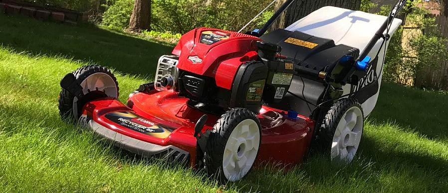 Toro SmartStow gressklippere har større bakhjul for enklere bruk i ujevnt terreng