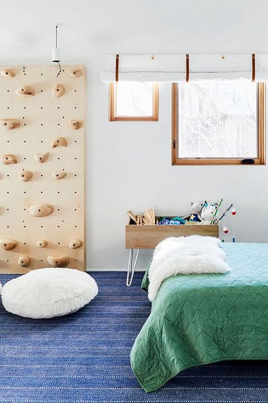 Dette moderne soverommet bruker enkle elementer av dekorasjon med farger