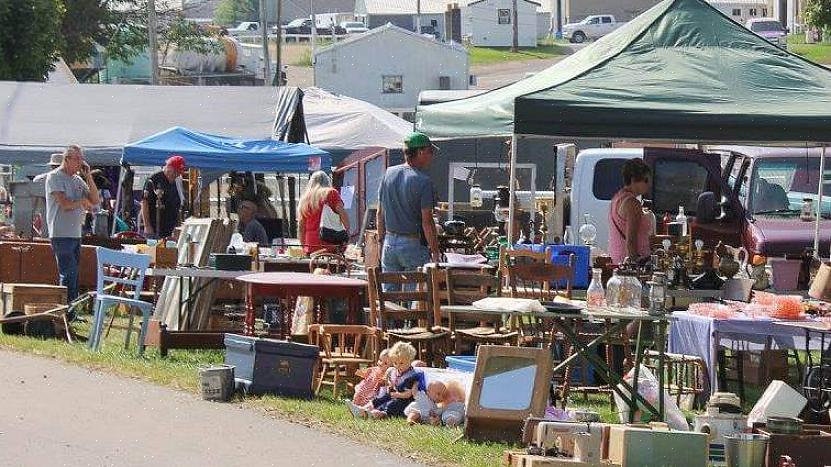 Fra november til mars holder Scott Antique Markets månedlige antikkshow i Columbus