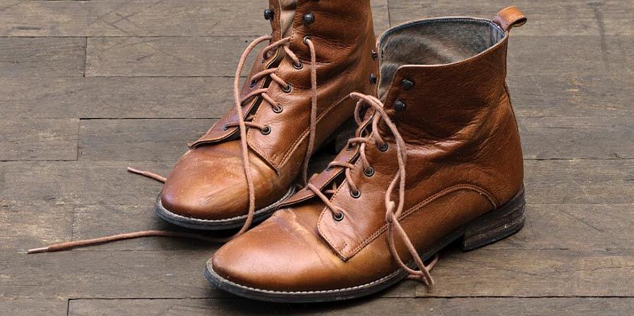 Ren klut for å børste bort sporene på skinnklærne eller skoene dine