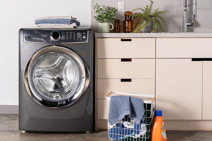 En vanlig vaskemaskin (4,0 kubikkfot) holder vanligvis 12 til 7 kg tøy per last