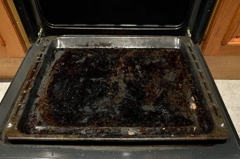 Hvordan rengjøre ovnen med natron og eddik