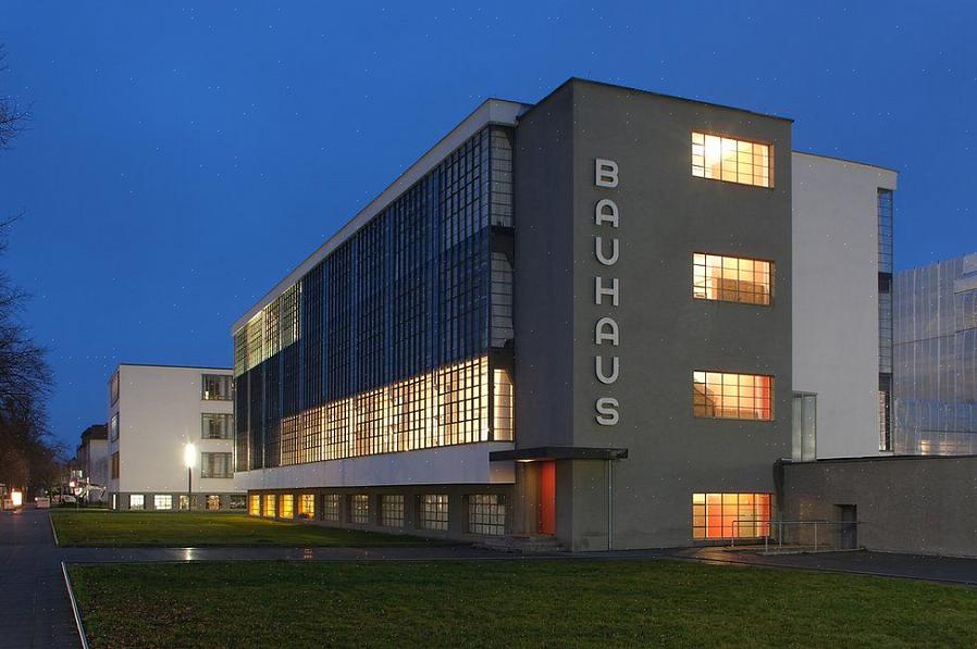 Bauhaus-instruktøren László moholy-nagy flyttet til Chicago i 1937 hvor han grunnla New Bauhaus