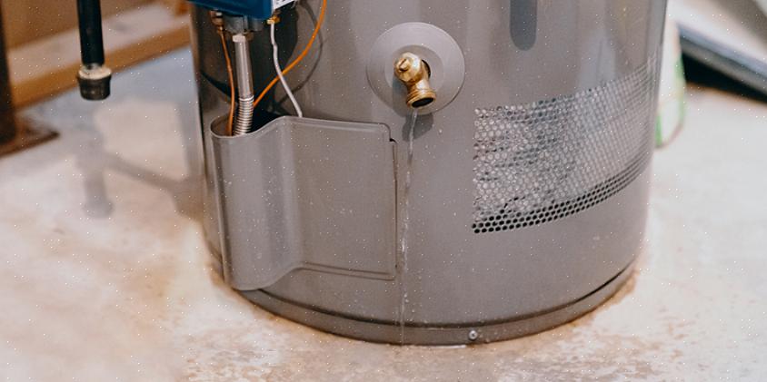 Slå av gassforsyningen ved stengeventilen på gassrøret nærmest varmtvannsberederen