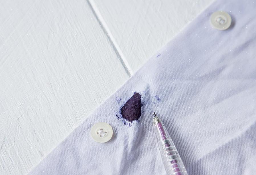 Heldigvis er det mulig å fjerne blekkflekker fra klær ved hjelp av vanlige husholdningsprodukter