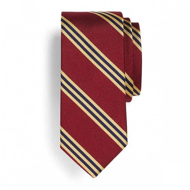 Bruk en tynn bomullsklut mellom slipsen