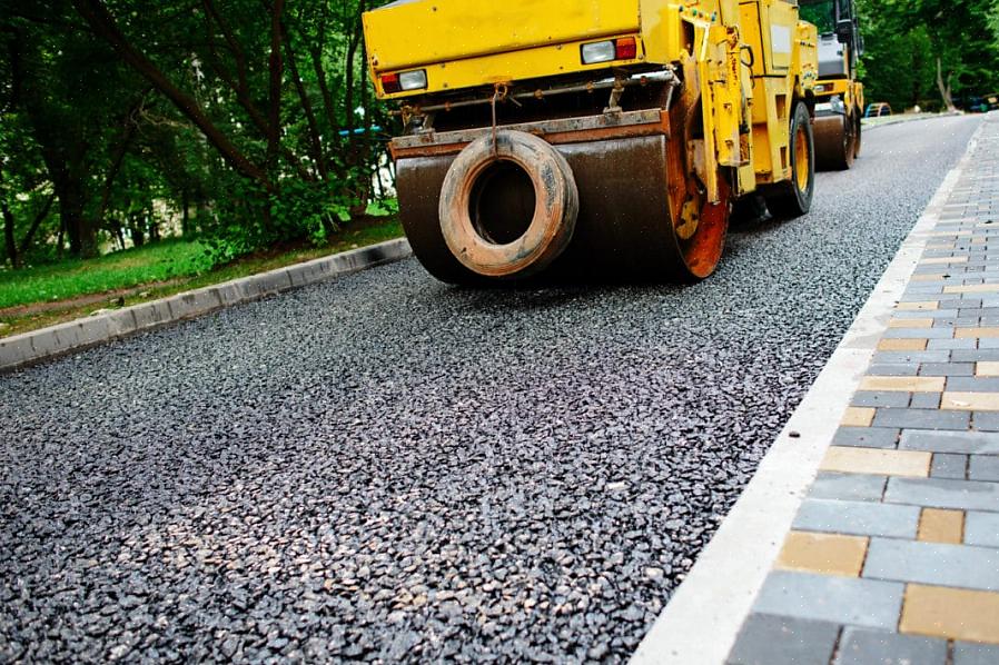 Som betong må asfaltbelegg forsegles ofte hvis det skal vare lenge