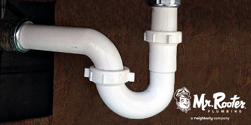 En avløpsrør for rørleggerarbeid er designet for å beholde en liten mengde vann hver gang vasken drenerer