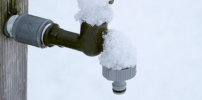 For å forhindre at en standard (ikke frostsikker) tapp fryser