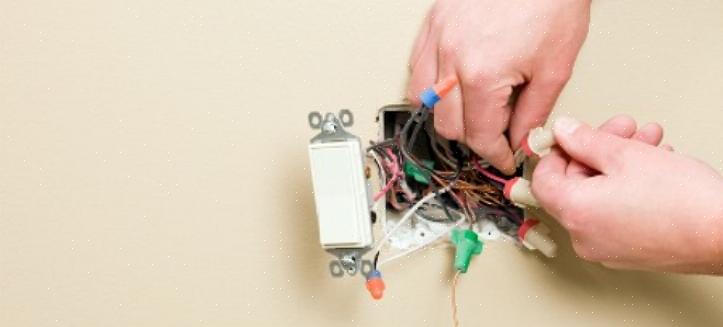 En pigtail wire er en kort ledningslengde som kobles i den ene enden til en skrueterminal på en elektrisk