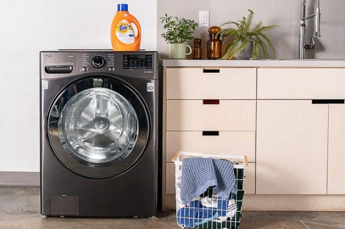 Må du rengjøre vaskemaskinen før du tar neste lass med klær